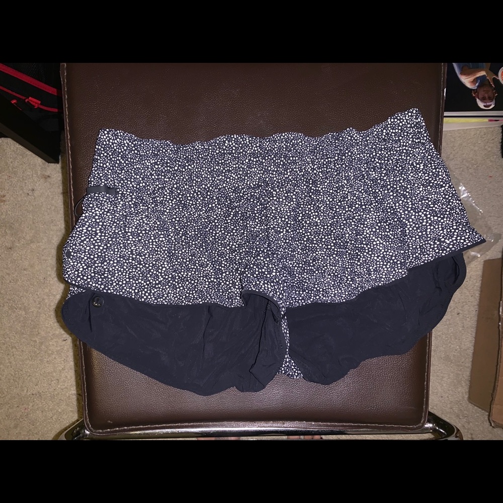 REVERSIBLE lululemon shorts!